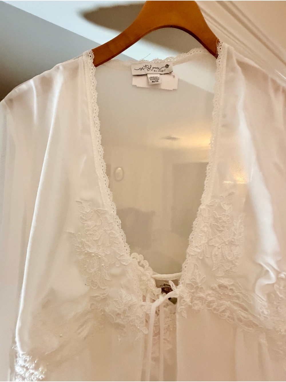 Ivory Lace-Trim Long Chemise Nightgown  and Robe XL - Picture 4 of 9